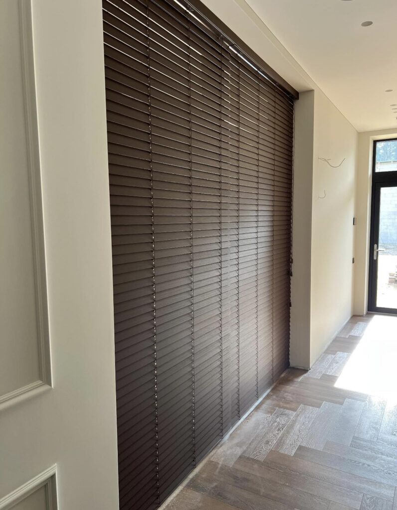 Medinės žaliuzės pagal užsakymą