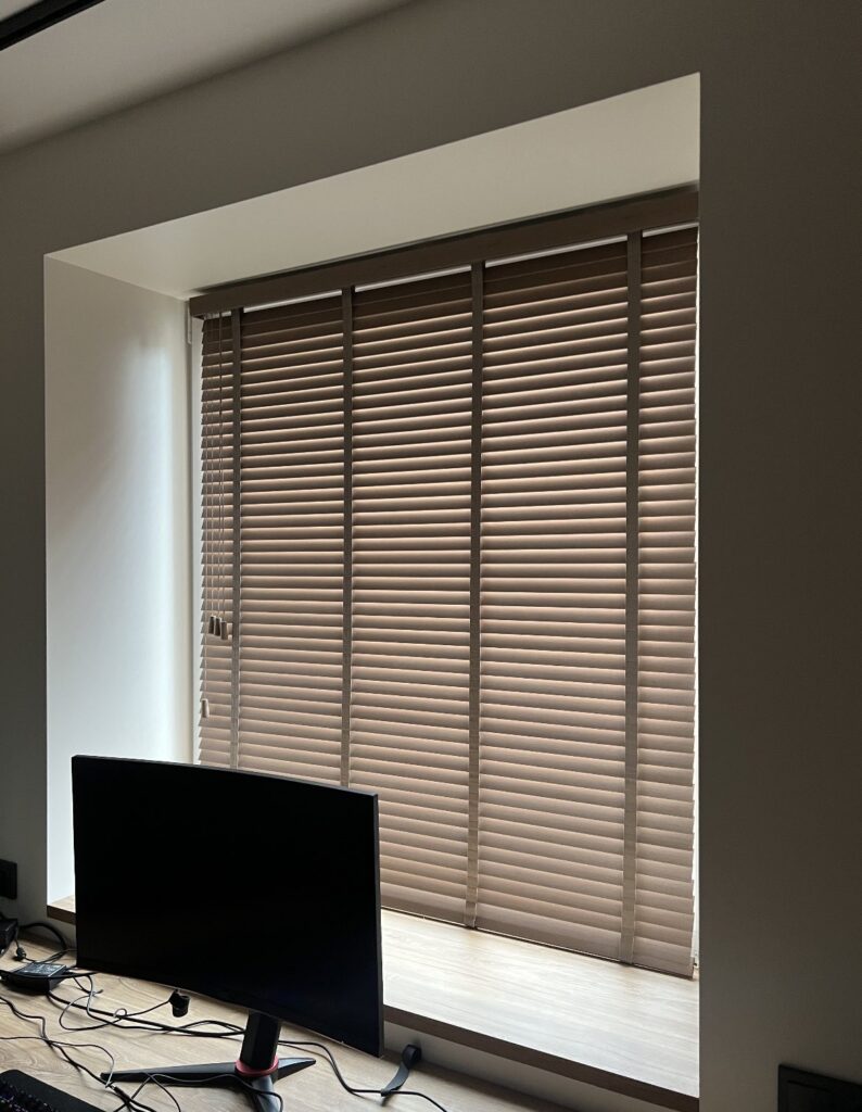 Namų interjero medinės žaliuzės, Medinės žaliuzės, Medinės žaliuzės pagal išmatavimus, Medinės horizontalios žaliuzės