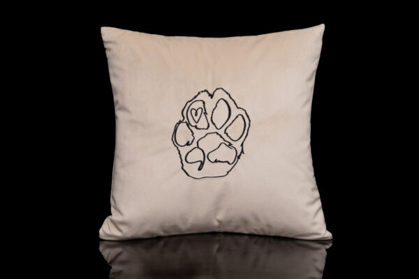 dekoratyvinė pagalvėlė pagalvėlės siuvinėta pagalvėlė pagalvėlės su šunimis dekoratyvinė pagalvėlė su gyvūnais išskirtinio dizaino pagalvėlės